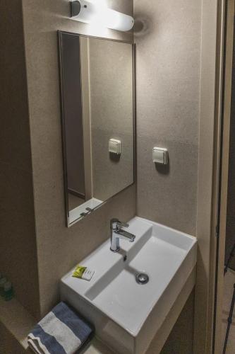 Bilik mandi di Toumba apartments
