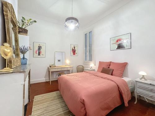 Postel nebo postele na pokoji v ubytování NOUVEAU - Appartement 100m2 avec Terrasse à 1 min de la Place de la Comédie