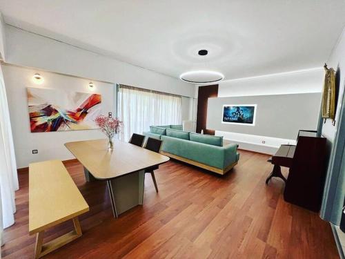 Luxury flat at archaeological museum