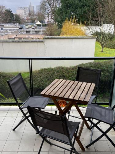 Photo de la galerie de l'établissement Spacieux 3 pièces sur jardin, à Ivry-sur-Seine