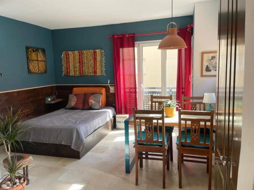 Chic & Practical Studio, 5 min to center & beach