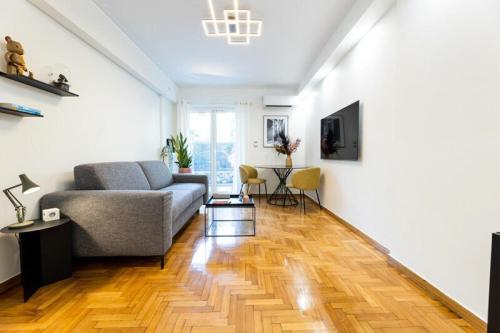 Bright and Stylish Apartment in Palaio faliro