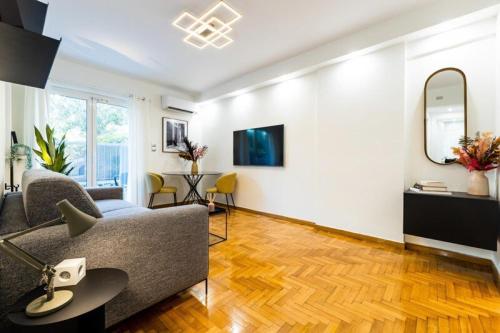 Bright and Stylish Apartment in Palaio faliro