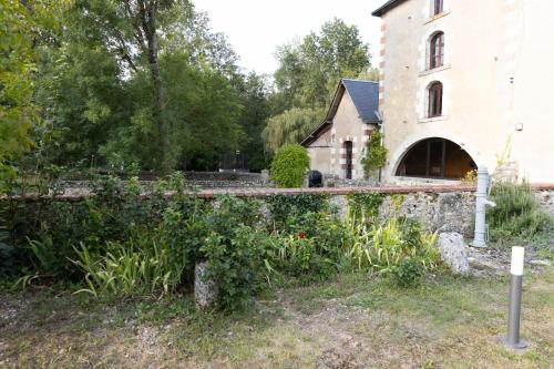 Κήπος έξω από το Gite du Meunier, Moulin de Vineuil, 4ch, 2sdb