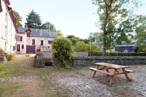 Κήπος έξω από το Gite du Meunier, Moulin de Vineuil, 4ch, 2sdb