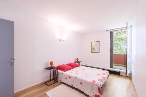 Postel nebo postele na pokoji v ubytování Appartement charmant et cosy
