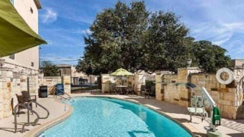 Comfort Suites San Antonio North - Stone Oak Image