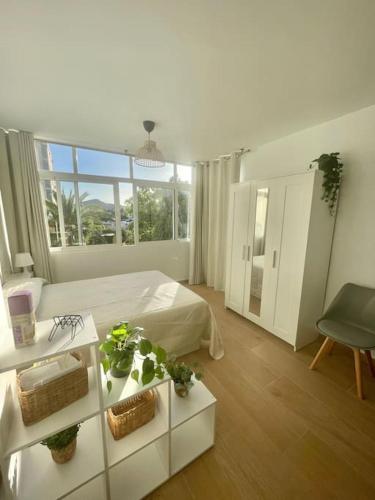 Completo Estudio con Piscina en la Playa