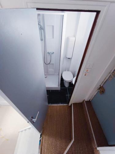 Photo de la galerie de l'établissement Le Flâneur Suite - Studio Hyper Centre - un Pied à Terre Rennes, à Rennes