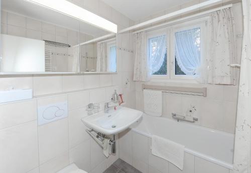 Haus Pyrola tesisinde bir banyo