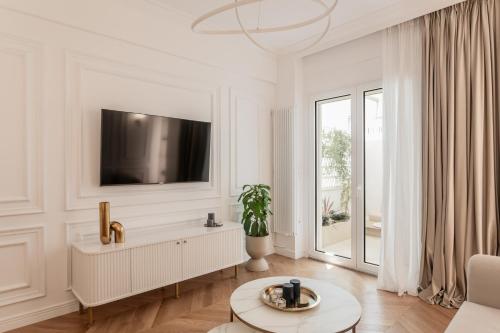 Elegant apartment a breath away from the Acropolis