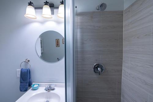 Ένα μπάνιο στο Dual patios, Free Laundry Service, College steps