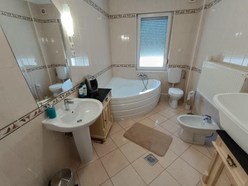 Várnegyed Apartman 7020 Dunaföldvár, Jókai utca 3. kép - 3