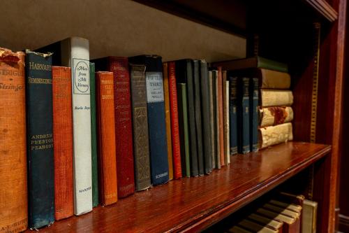 Biblioteca en la posada