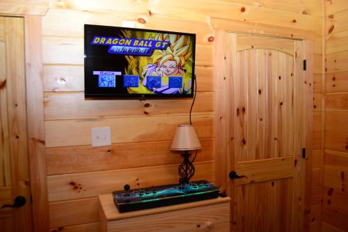 Televisyen dan/atau pusat hiburan di Counting Stars Luxury Cabin!