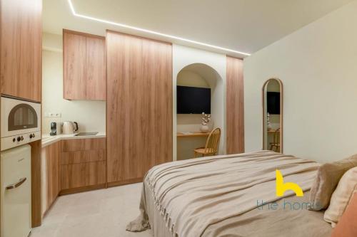 Romantic Rooftop with Acropolis View & Whirlpool!