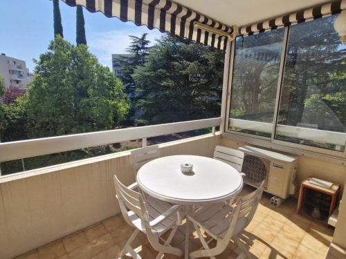 Appartement T2 calme avec parking, balcon, proche centre-ville et plage à Sainte-Maxime - FR-1-780-22