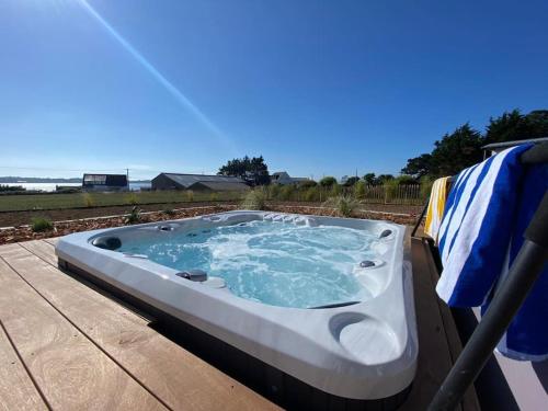 Villa neuve pour 6 personnes avec Spa Carantec