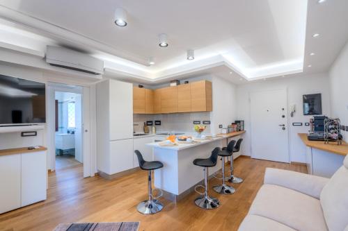 Nhà bếp/bếp nhỏ tại Luxury Apartment in Olbia, Terrazza & Cinema