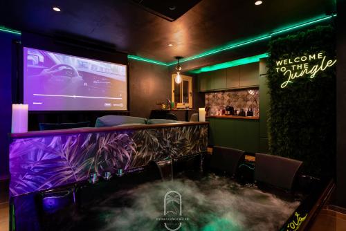 Jungle Love Room Balnéo/cinéma By HC