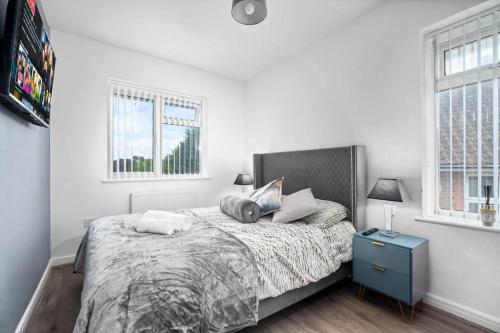 Postel nebo postele na pokoji v ubytování Witton Lodge 3 Bedroom House - Long Stay Offers