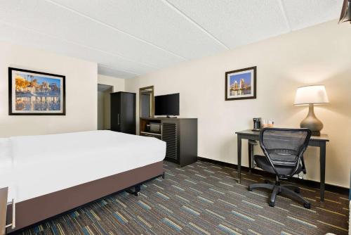 Letto o letti in una camera di Comfort Inn Chula Vista San Diego South