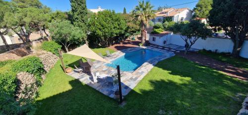 St-Clair Villa, piscine & pinède