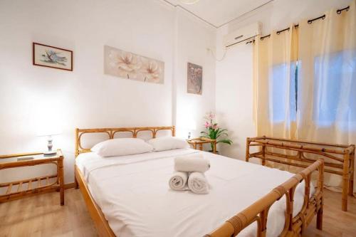 Petralona station apartment