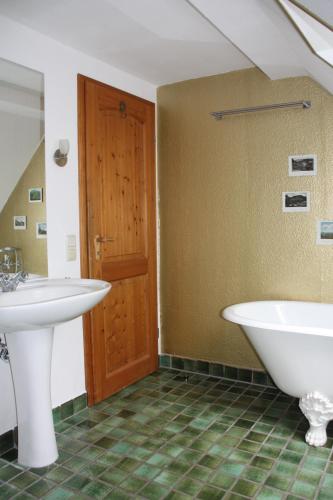 Bilik mandi di Grünes Tal Wohnung Karl