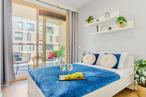 Lumina apart near the railway station