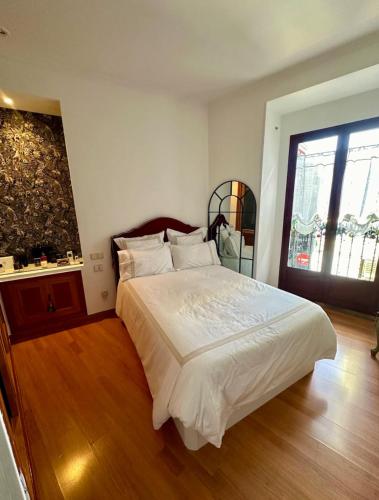 Habitación privada con balcones, centro Madrid, Malasaña