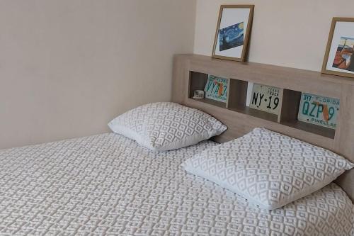 Photo de la galerie de l'établissement Maison provençale avec piscine, à Manosque