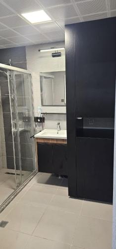 Bany a Luxury Skyview Suite