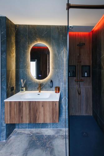 Bilik mandi di Dreamy Room - Evasion, balnéo & cinéma privé