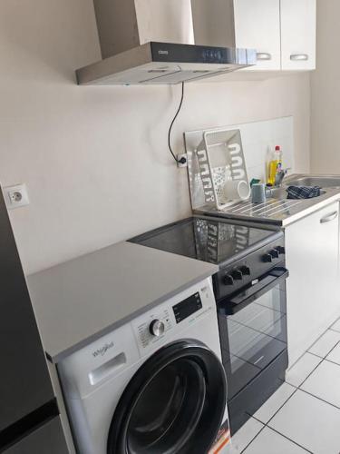 Kuchyň nebo kuchyňský kout v ubytování Appartement 70m2 premium , 3 Pièces, Wi-Fi, parking, balcon