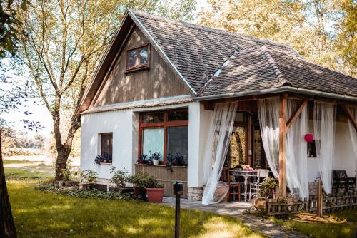 Erdőszéli Házikó