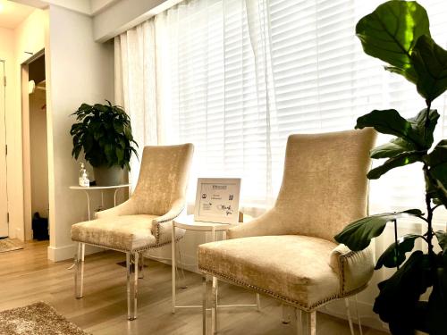 Гостиная зона в Cozy 3BR Holiday Retreat 2 Free Parking AC King BD