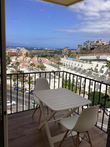 Casa Giorì Los Cristianos Castle Harbour