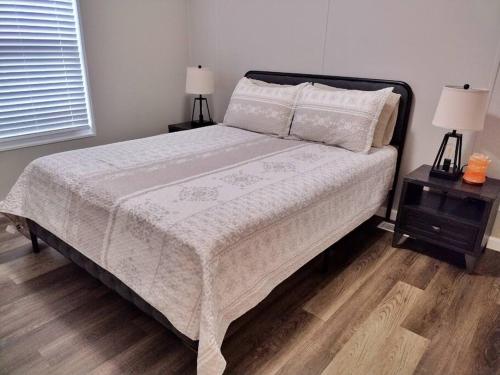 Postel nebo postele na pokoji v ubytování Backwoods Milton House 3BR&2bath
