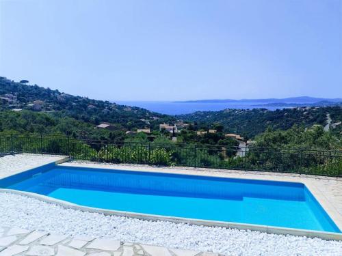 Haut de villa vue mer panoramique sur Golfe de Saint-Tropez