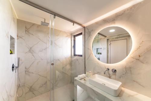 A bathroom at Al Mare Villas