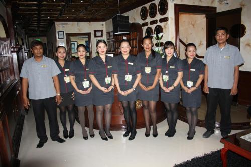 Μέλη του προσωπικού του Hotel Royal Amsterdam
