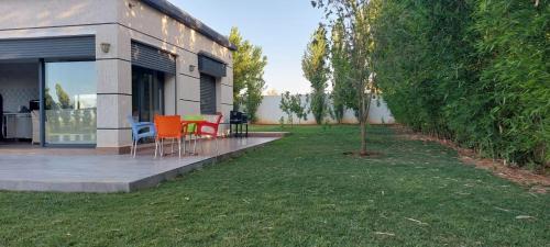 Un jardín fuera de Domaine Farah