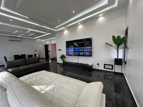 Et tv og/eller underholdning på Jadet