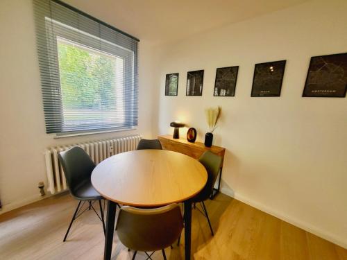Χώρος καθιστικού στο Genter Base - Self Check-In, Smart-TV, Balkon