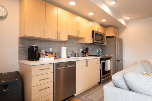 Afbeelding uit fotogalerij van Stunning Capitol Hill 1BD Condo in Seattle