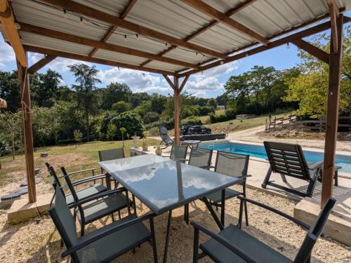 Gallery image of Maison Familiale avec Piscine Privée et Grand Jardin - FR-1-653-266 in Magnac-Lavalette