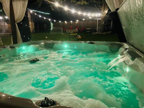 Fotografie z fotogalerie ubytování Balkans RV and Hottub Backyard Retreat v destinaci Park Head