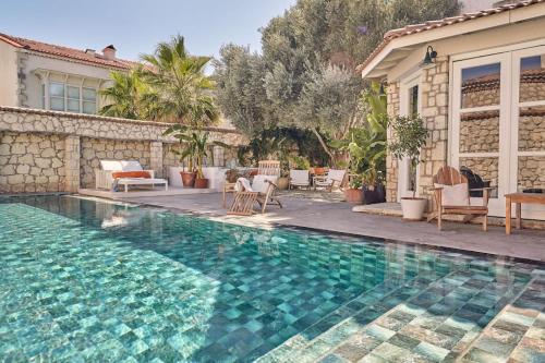 Bazén v ubytování Luxurious Villa With Pool in the center of Alacati nebo v jeho okolí