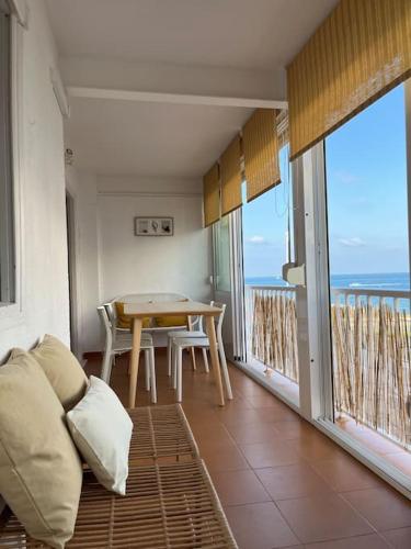 Apartament sea view and direct beach access
